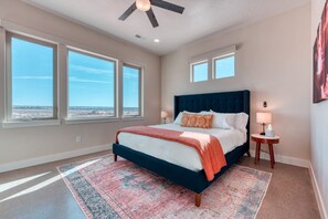 5 Schlafzimmer, Bügeleisen/Bügelbrett, Reisekinderbett, WLAN