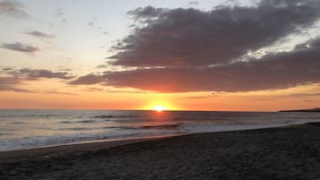 På stranden
