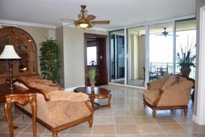 Interior - Gorgeous 4 BDR beachfront condo in gated community (Marco Island)