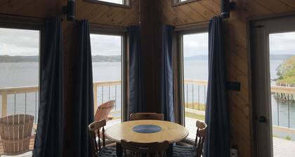 Cozy Boutique Chalet on the Ocean's Edge!