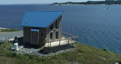 Cozy Boutique Chalet on the Ocean's Edge!