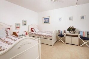 2 bedrooms, free WiFi, bed sheets - Furnished beachfront Condo Monthly Basis Only (Marco Island)