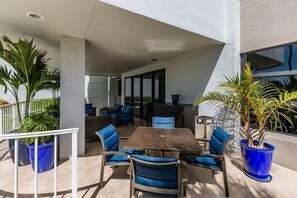 Unclassified image, 2 of 9, button