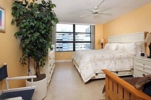 Unclassified image, 5 of 9, button