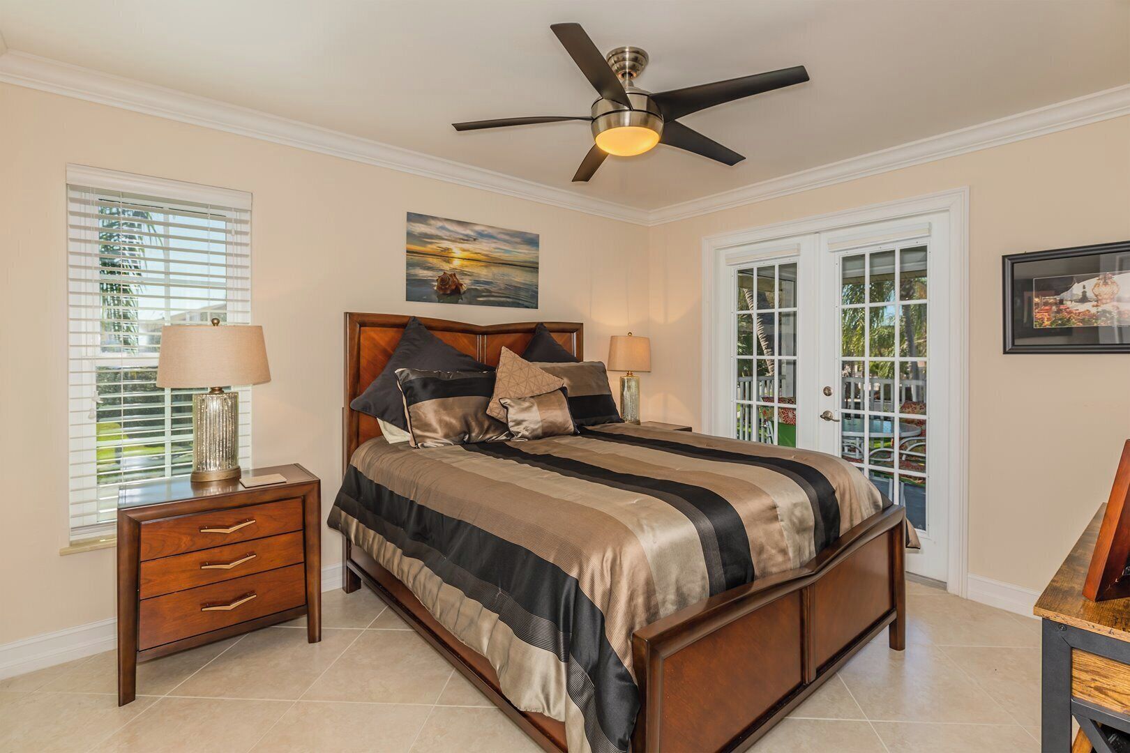 2 bedrooms, bed sheets