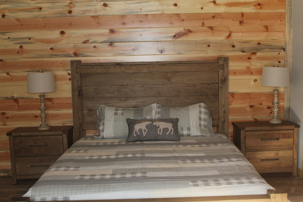 Trout Stream Lodge PetFriendly Mountain Retreat with Hot Tub and Deck
