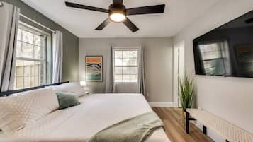 4 bedrooms, iron/ironing board, WiFi, bed sheets