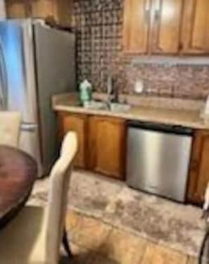 Private kitchen - Baker’s Stay & Play (Dothan)