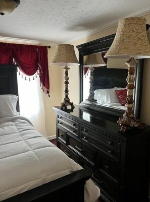 4 bedrooms, WiFi, bed sheets