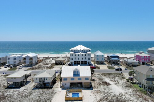 MY FRIEND'S PLACE EAST - COSTAL COTTAGE, GULF VIEWS FROM DECK, SUPER COZY