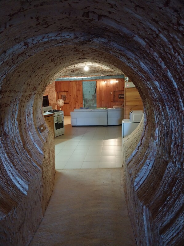 Bureau, fer et planche à repasser, Wi-Fi gratuit, draps fournis