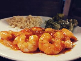 Comida y bebida