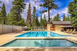 Pool - Fleur Du Lac 18 By Tahoe Getaways - Lakefront Monthly Rental with Pool, Tennis, Gym, Boat Slip (Homewood)