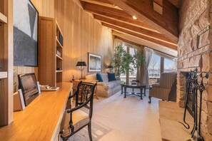 TV, fireplace, DVD player, offices - Fleur Du Lac 18 By Tahoe Getaways - Lakefront Monthly Rental with Pool, Tennis, Gym, Boat Slip (Homewood)