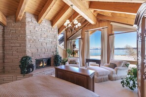 Interior - Fleur Du Lac 18 By Tahoe Getaways - Lakefront Monthly Rental with Pool, Tennis, Gym, Boat Slip (Homewood)