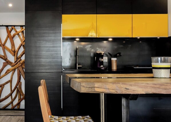 Frigorifero, microonde, forno, lavastoviglie