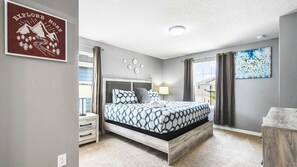 7 bedrooms, iron/ironing board, WiFi, bed sheets - Private Pool Escape with Disney-Themed Bedrooms (Davenport)