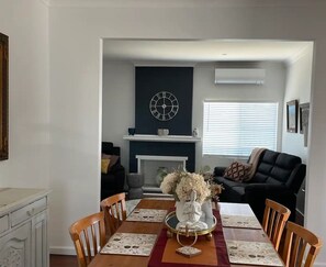 Interior - Entire home hosted by Edward. (Spencer Park)