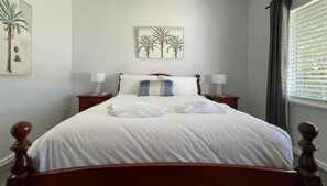 3 chambres, fer et planche à repasser, Wi-Fi gratuit, draps fournis