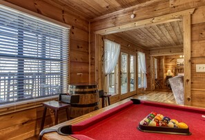 غرفة الألعاب