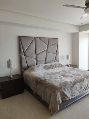 4 chambres, lit parapluie, Wi-Fi, draps fournis