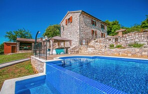 Pool - 2 bedroom beautiful home in Labin (Labin)