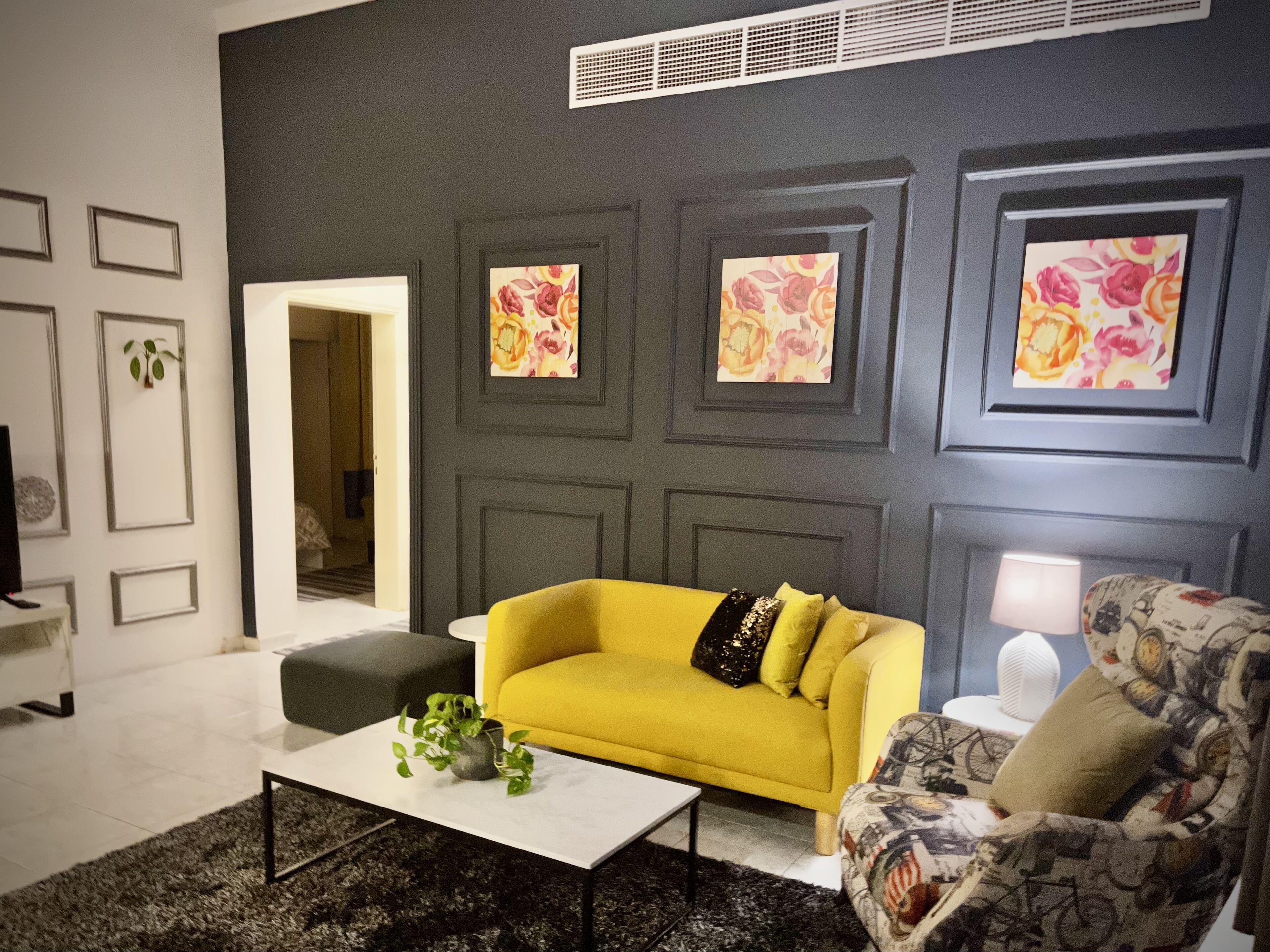 Smart TV, fireplace, DVD player