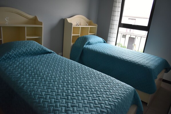 3 dormitorios, tabla de planchar con plancha, wifi y ropa de cama