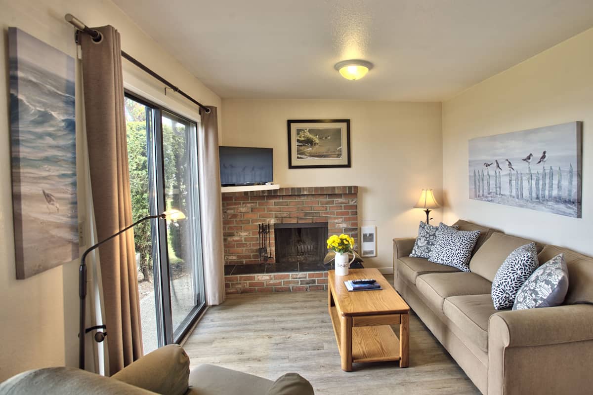 One Bedroom Duplex - Beachfront