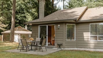 Forest Cottage | Terrace/patio