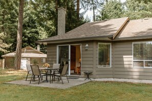 Forest Cottage | Terrace/patio - Beach Acres Resort (Parksville)