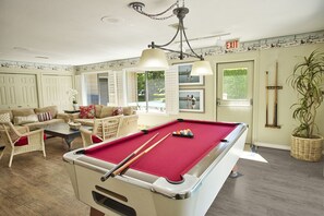Billiards - Beach Acres Resort (Parksville)