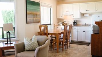 Oceanview Cottage | Individually decorated, individually furnished, blackout drapes