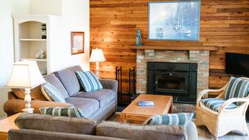 Oceanview Cottage | Individually decorated, individually furnished, blackout drapes