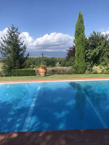 Stunning  villa for 6 guests with A/C, private pool, WIFI, TV, patio and pets allowed