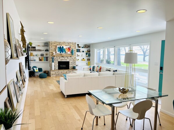Interior - Newly remodeled Mid-Century Modern with a view! (Clear Lake)