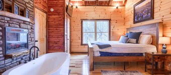 Bluebonnet Luxury Cabin - in the Hocking Hills