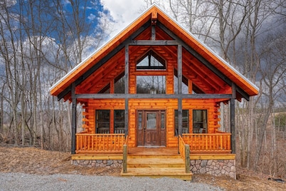 Bluebonnet Luxury Cabin - in the Hocking Hills