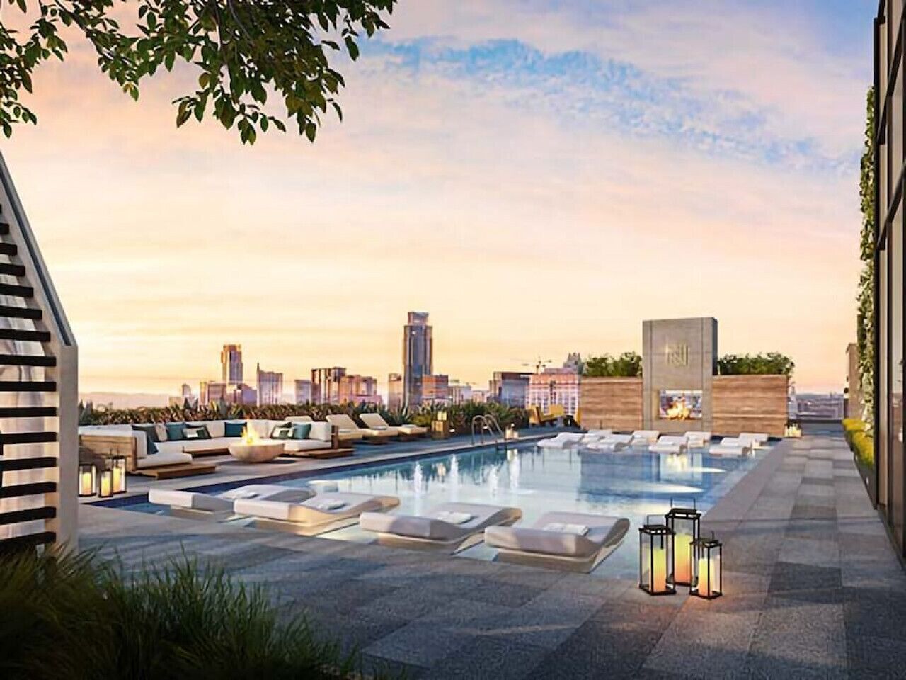 Luxe 1/1 Condo W/Rooftop Heated Pool on Rainey ST!