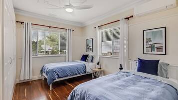 4 bedrooms, iron/ironing board, free WiFi, bed sheets