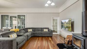 TV, fireplace, offices