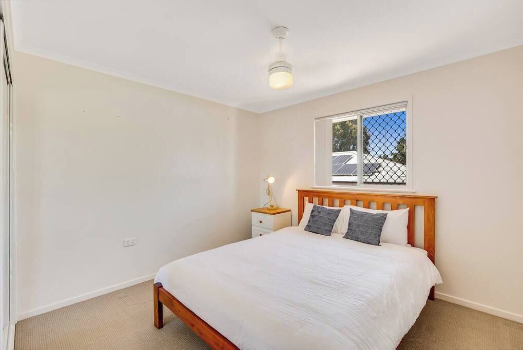 3 bedrooms, iron/ironing board, Internet, bed sheets