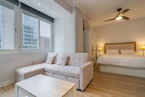 1 bedroom, iron/ironing board, free WiFi, bed sheets - Housing Tetuan by Sharing Co (Madrid)