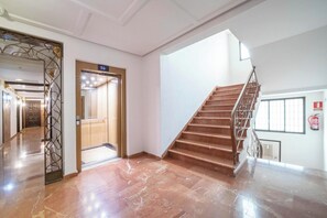 Interior - Housing Tetuan by Sharing Co (Madrid)