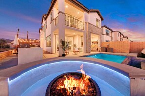Terrace/patio - Lakeside Haven/Game Room/Mountain Views (Indio)