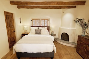 3 bedrooms, in-room safe, iron/ironing board, free WiFi