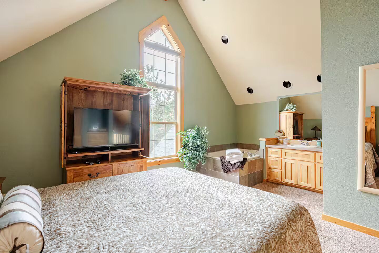 4 bedrooms, iron/ironing board, travel crib, WiFi