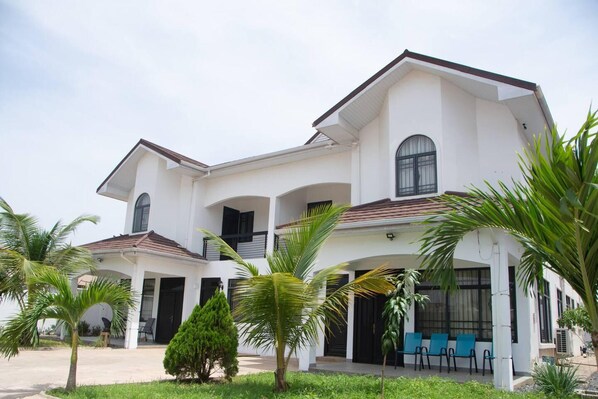 House, Berbilang Katil | Bahagian luar