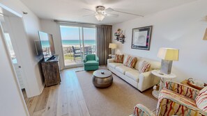 Condo, 2 Bedrooms | Living area