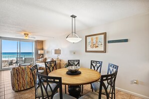 Condo, 2 Bedrooms | Dining